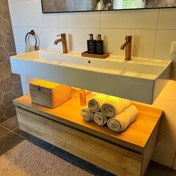 Creëer de Perfecte Sfeer: Badkamermeubel Verlichting Tips en Ideeën