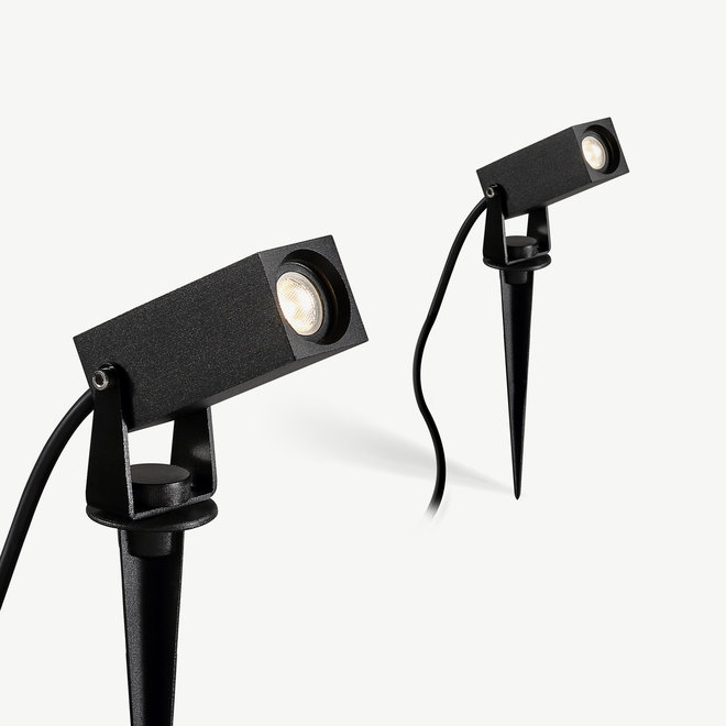 Creëer Sfeer en Functionaliteit met Tuinverlichting Spots