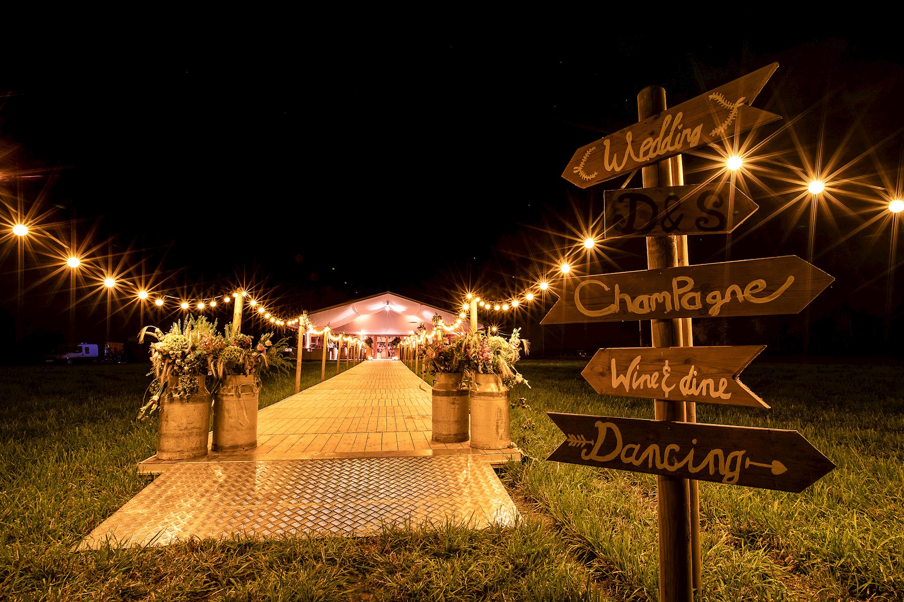 Sfeervolle Verlichting voor uw Feestelijke Partytent